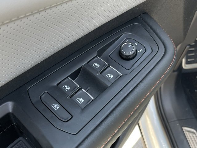 New 2025 Volkswagen Atlas Peak Edition SE image 18