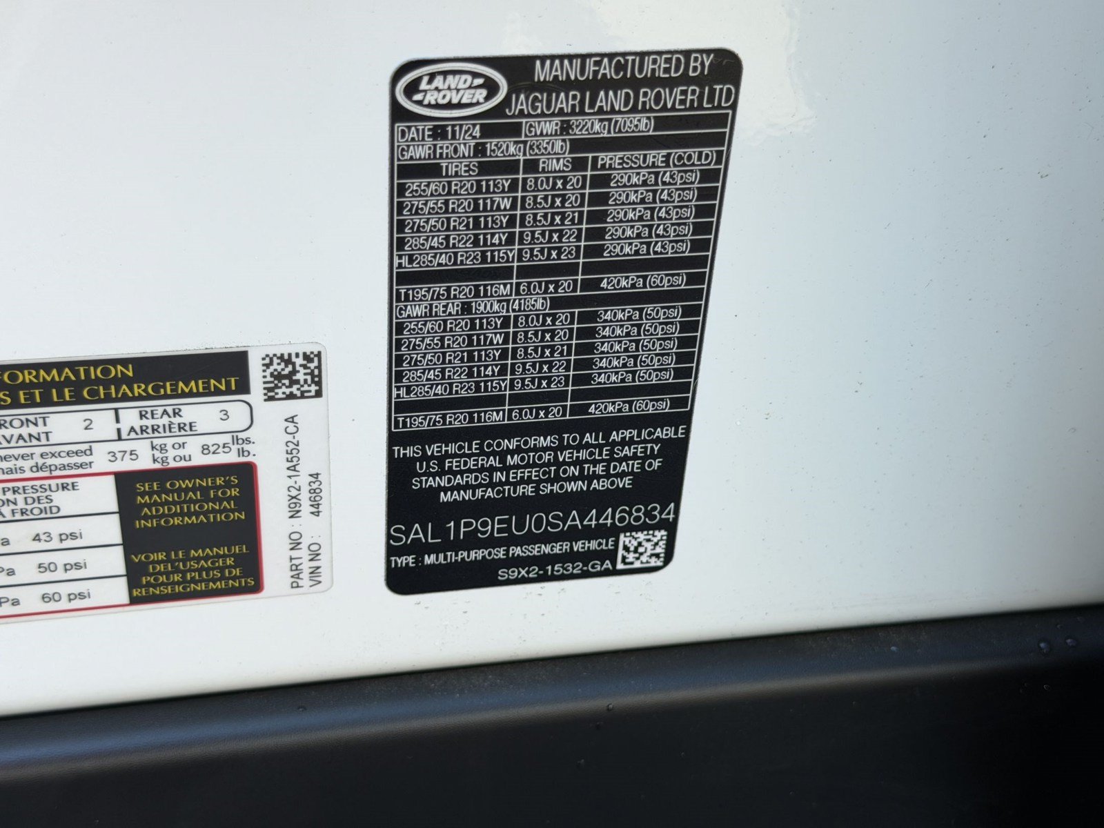 Used 2025 Land Rover Range Rover Sport SE AWD/4WD image 26