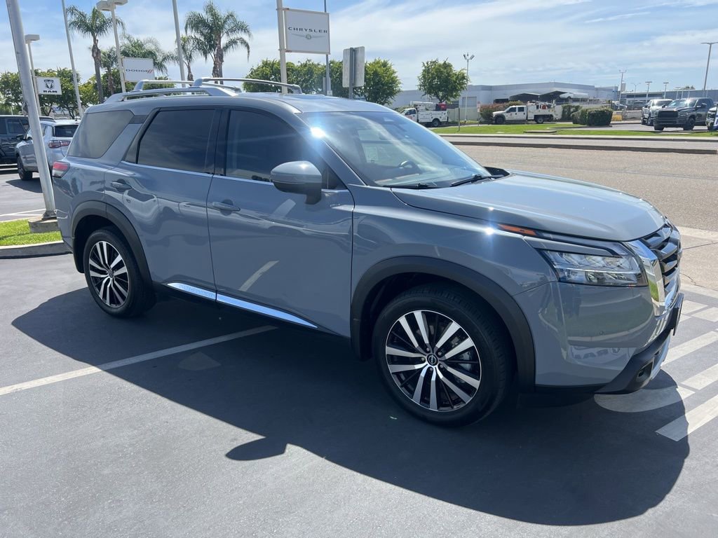 Used 2024 Nissan Pathfinder Platinum w/ Cargo Package FWD image 13