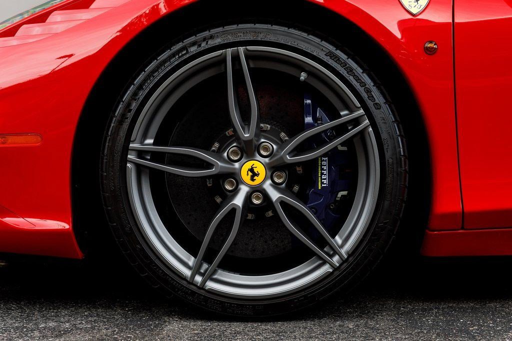 Used 2015 Ferrari 458 Speciale A image 12