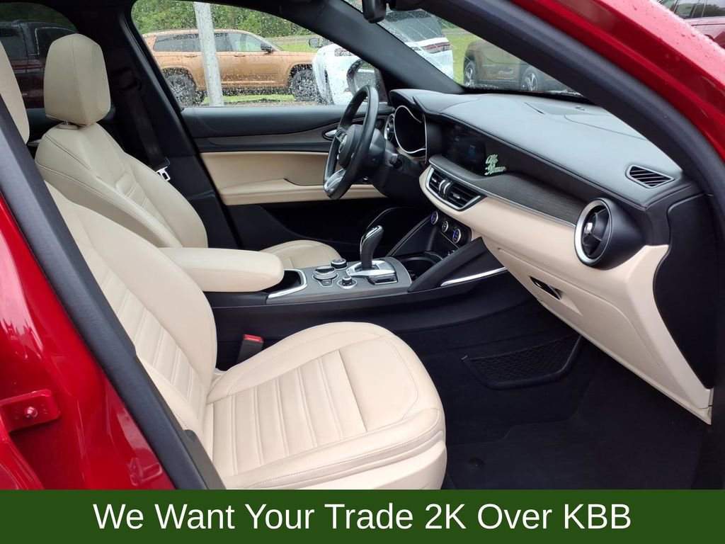 Used 2023 Alfa Romeo Stelvio Ti Lusso w/ Quick Order Package 22X Lusso AWD/4WD image 27