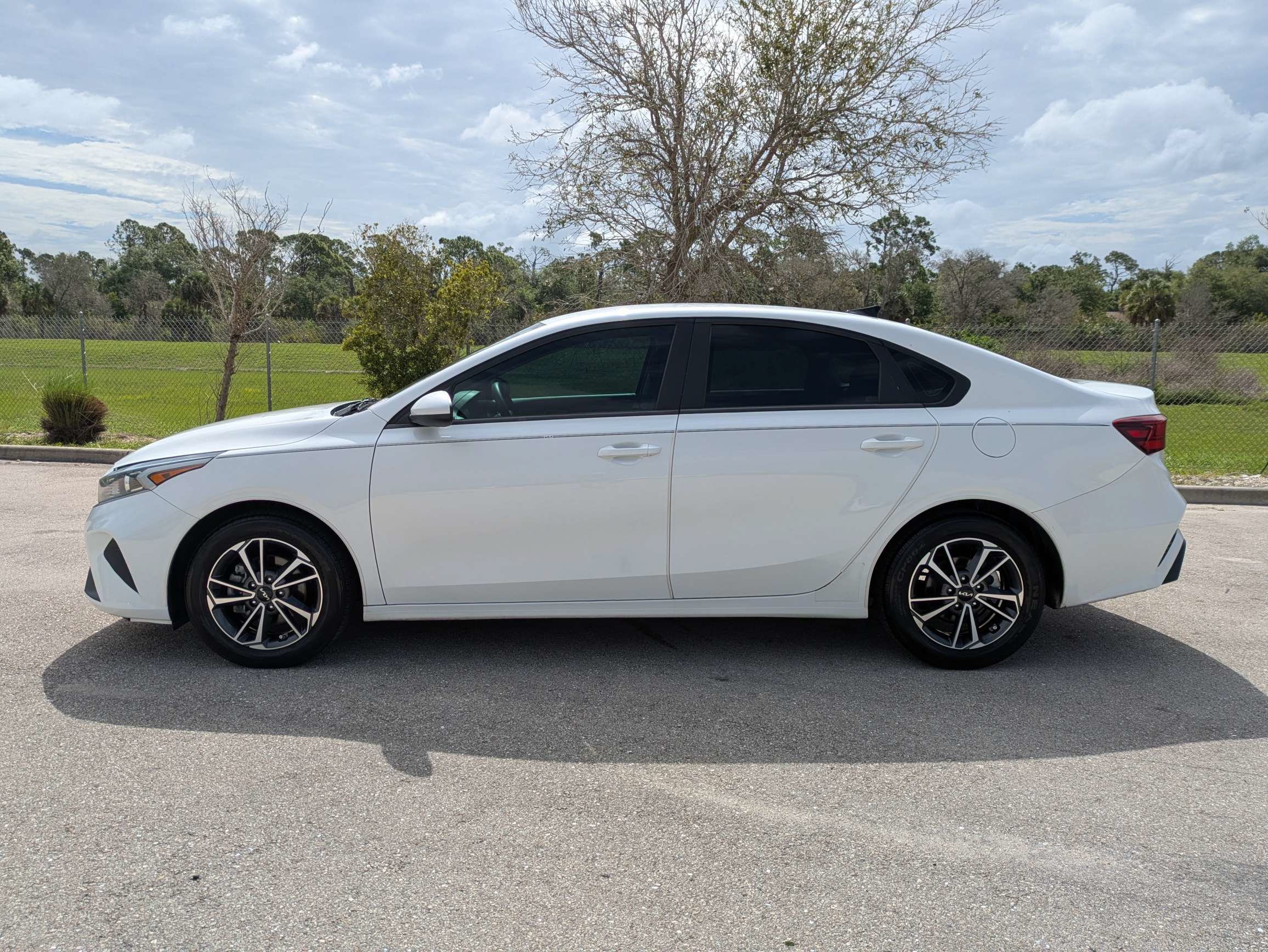 Certified 2022 Kia Forte LXS FWD image 8