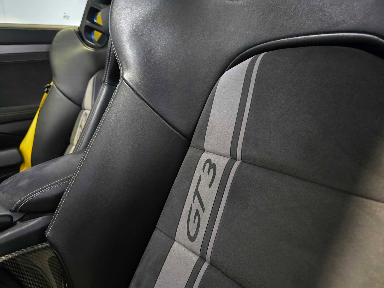 Used 2018 Porsche 911 GT3 image 24