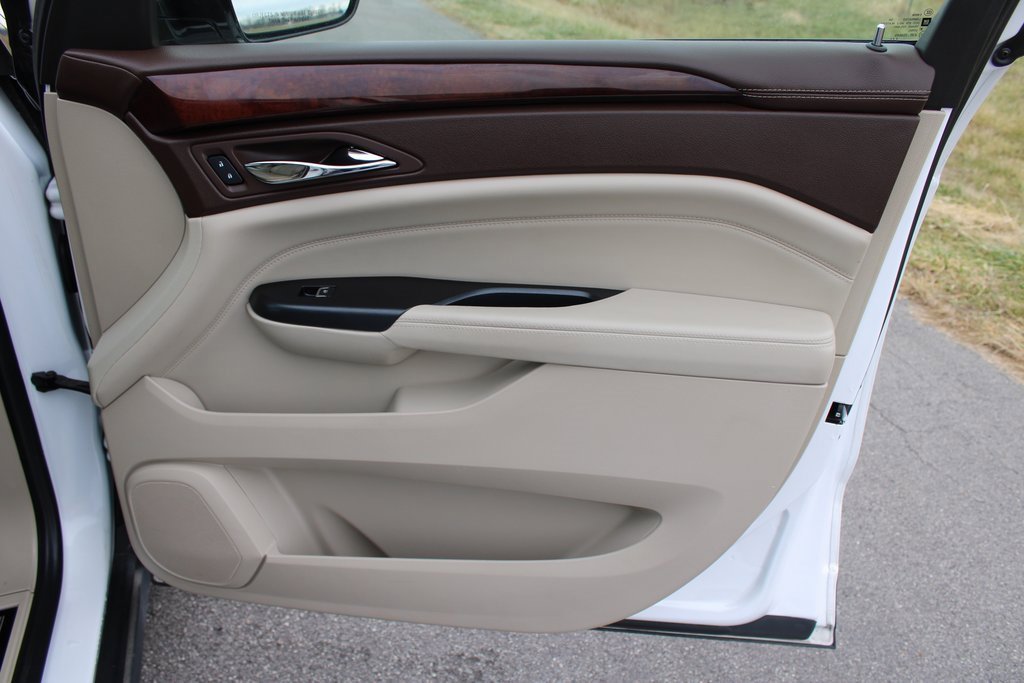 Used 2015 Cadillac SRX Luxury w/ Driver Awareness Package image 20