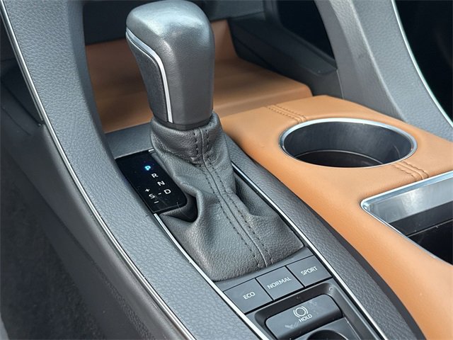 Used 2022 Toyota Avalon Limited image 19