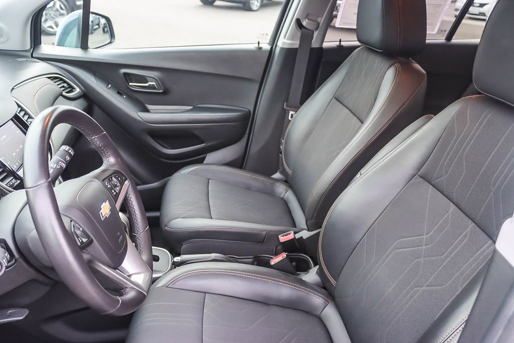Used 2022 Chevrolet Trax LT w/ LT Convenience Package image 33