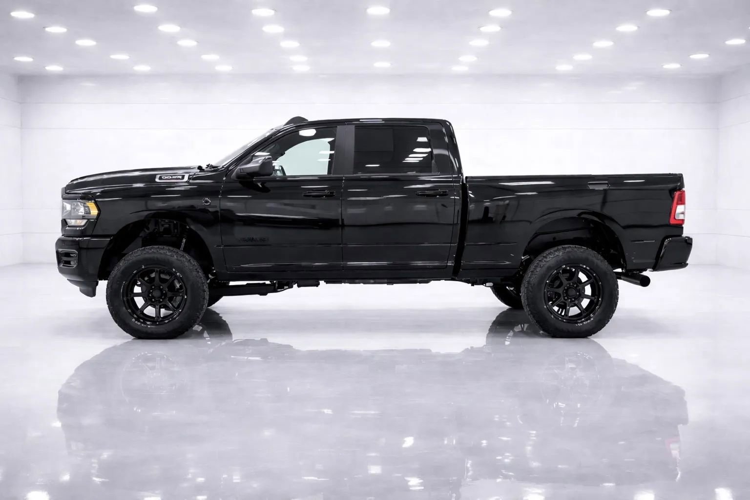 Used 2020 RAM 2500 Big Horn w/ Level 2 Equipment Group AWD/4WD image 2