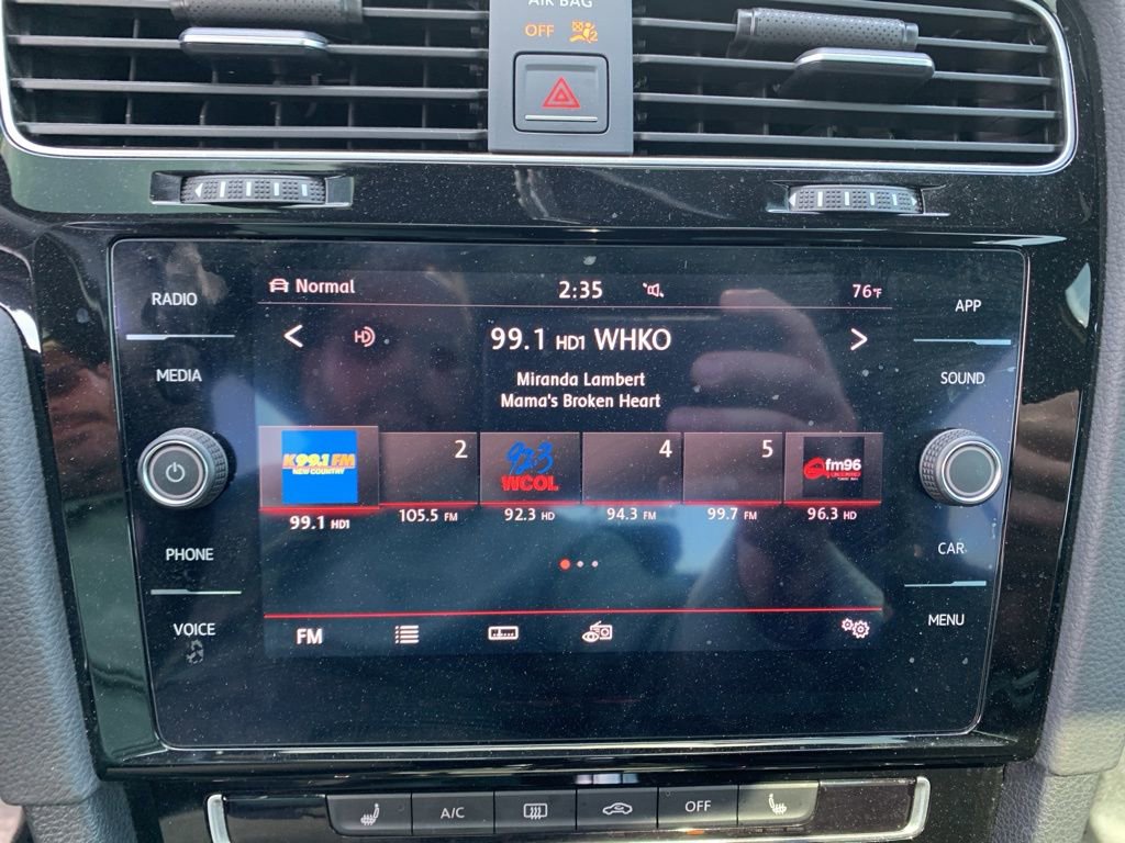 Used 2018 Volkswagen GTI SE FWD image 28