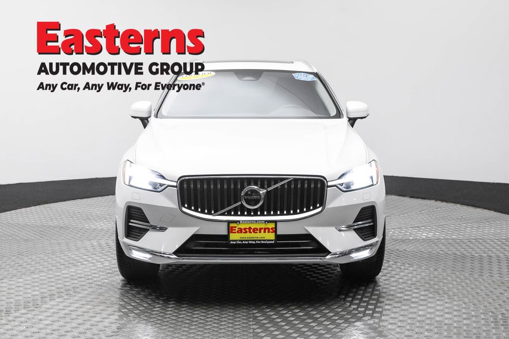 Used 2023 Volvo XC60 B5 Plus image 2