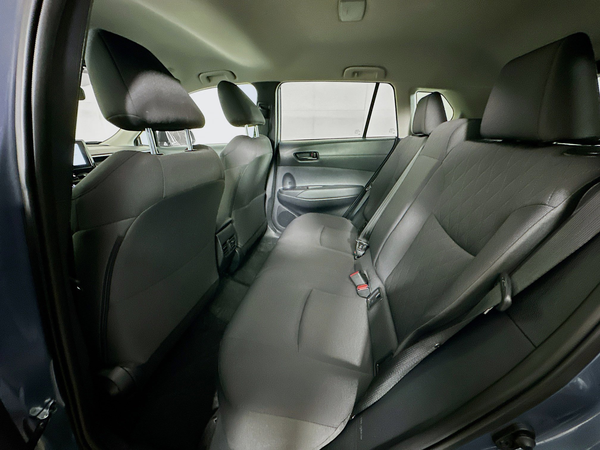 Used 2025 Toyota Corolla Cross LE image 26