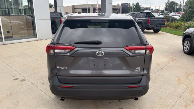 Used 2024 Toyota RAV4 LE AWD/4WD image 5