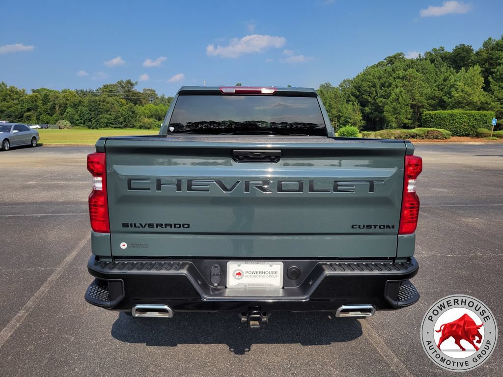 Used 2025 Chevrolet Silverado 1500 Custom Trail Boss w/ LPO, Dark Essentials Package AWD/4WD image 5