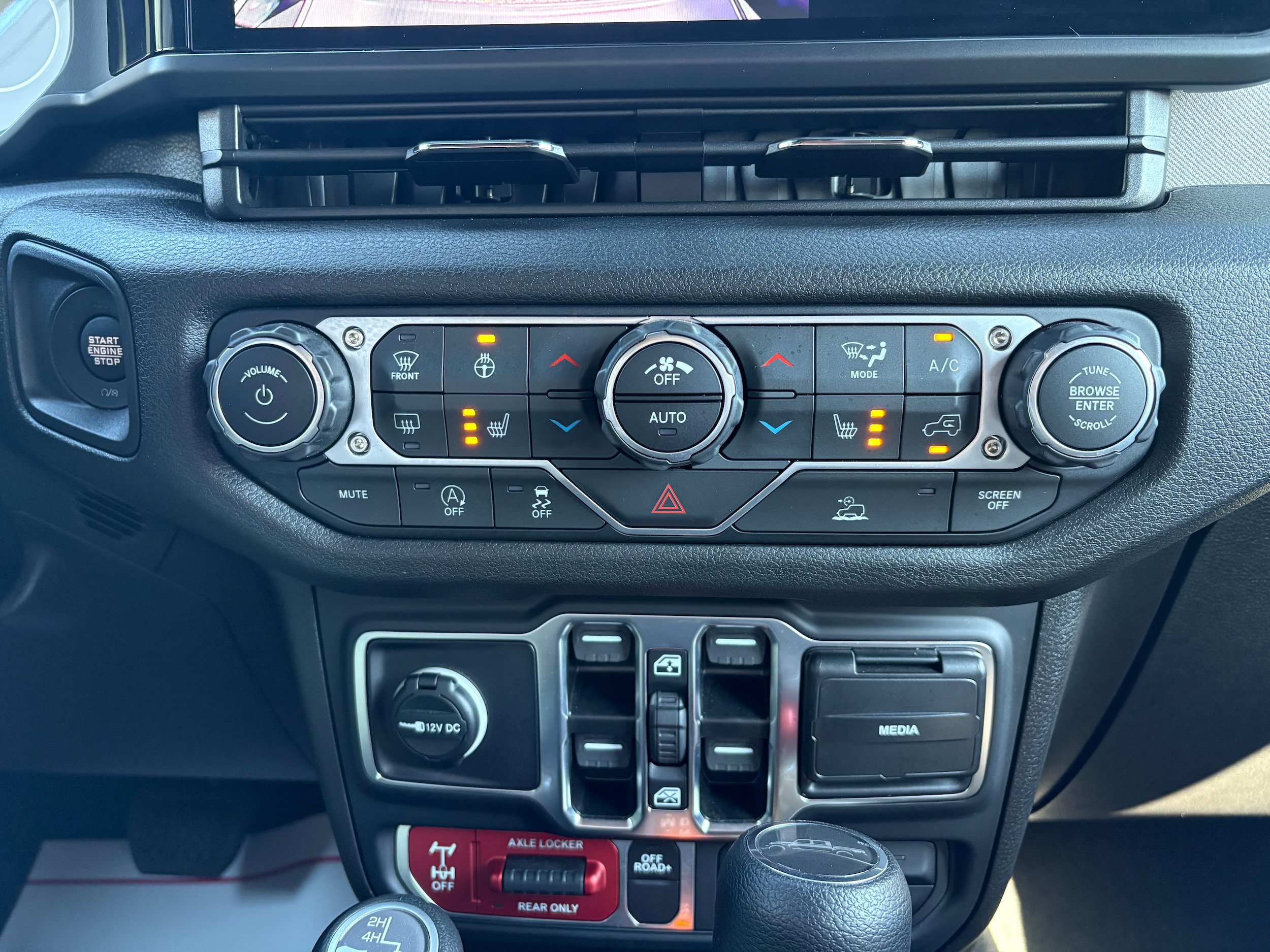 Certified 2025 Jeep Gladiator Sport AWD/4WD image 22