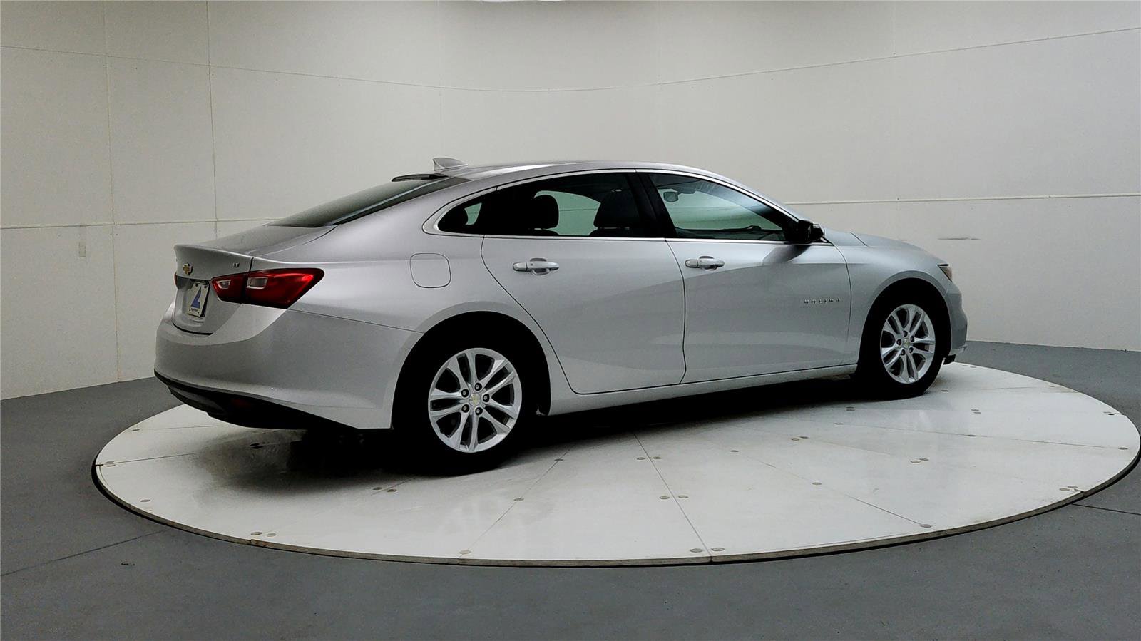 Used 2016 Chevrolet Malibu LT image 8