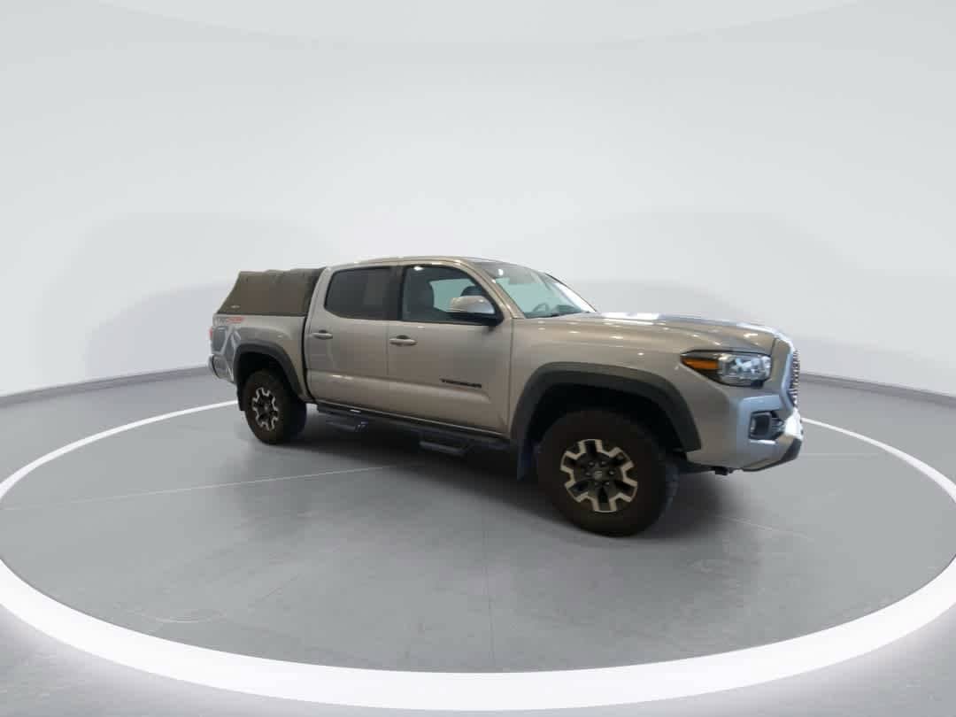 Certified 2020 Toyota Tacoma TRD Off-Road w/ TRD Premium Off Road Package AWD/4WD image 2