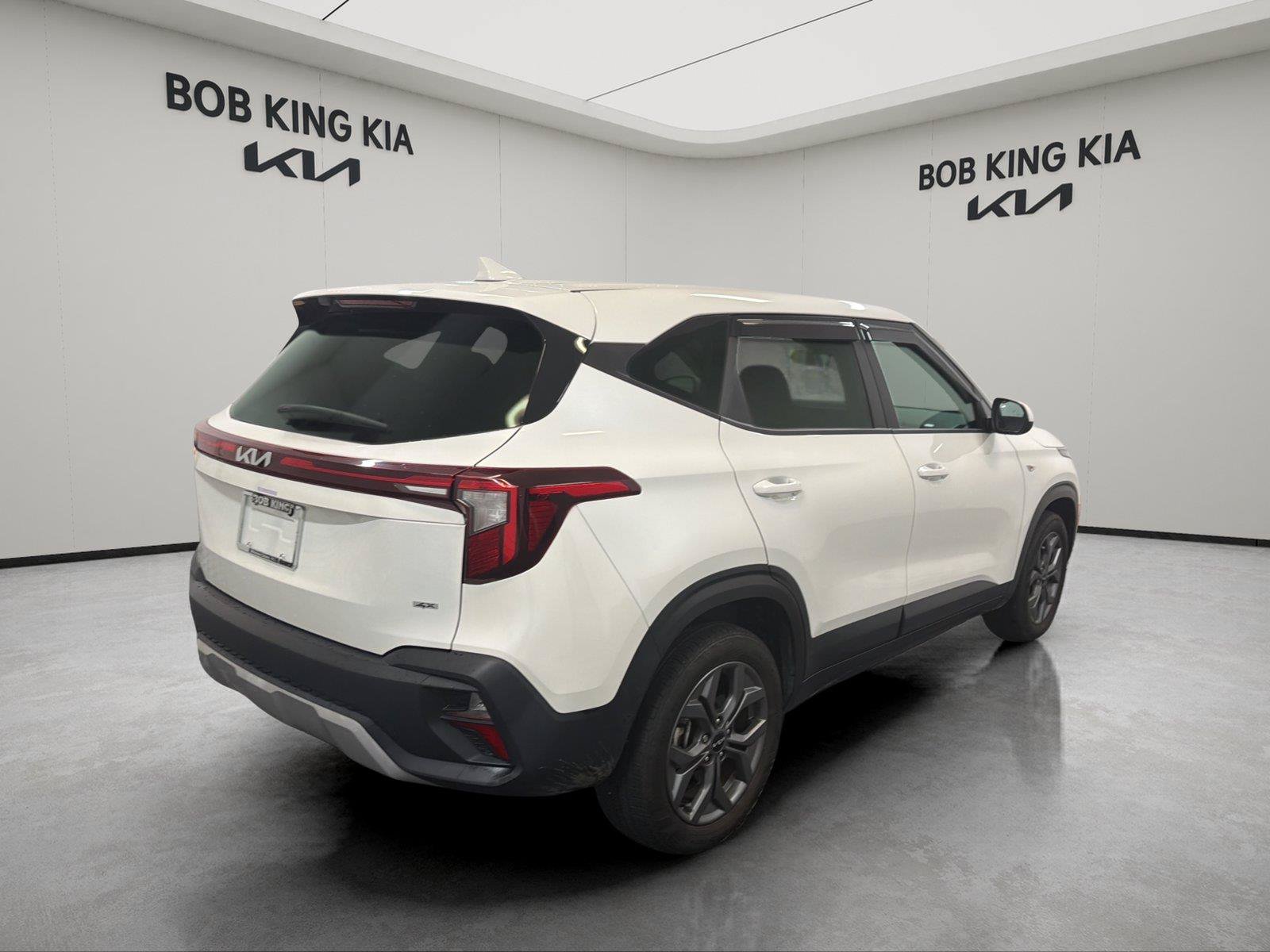 Used 2024 Kia Seltos LX AWD/4WD image 5