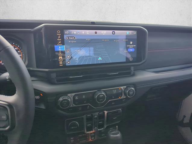 Used 2025 Jeep Gladiator Rubicon w/ Convenience Group image 9