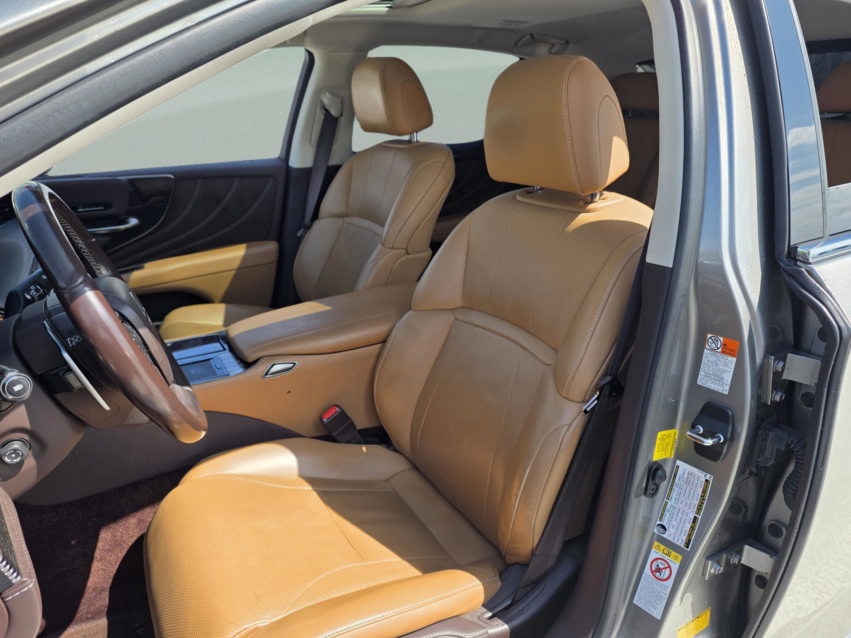 Used 2018 Lexus LS 500 w/ Accessory Package (Z2) image 13