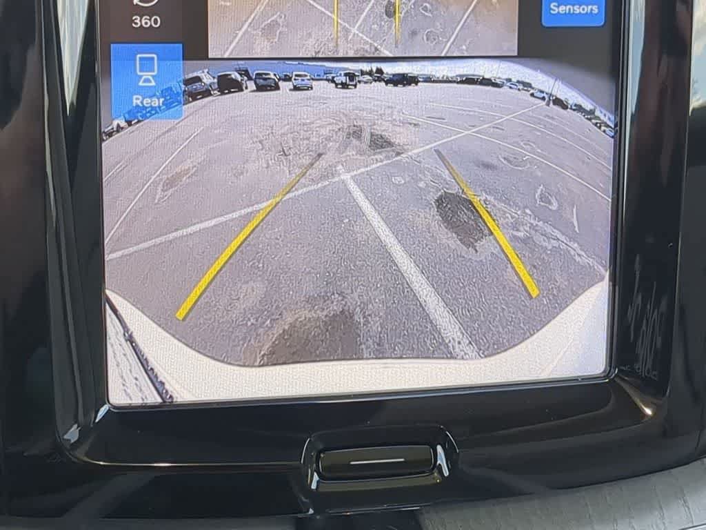 Certified 2024 Volvo XC60 B5 Plus AWD/4WD image 28