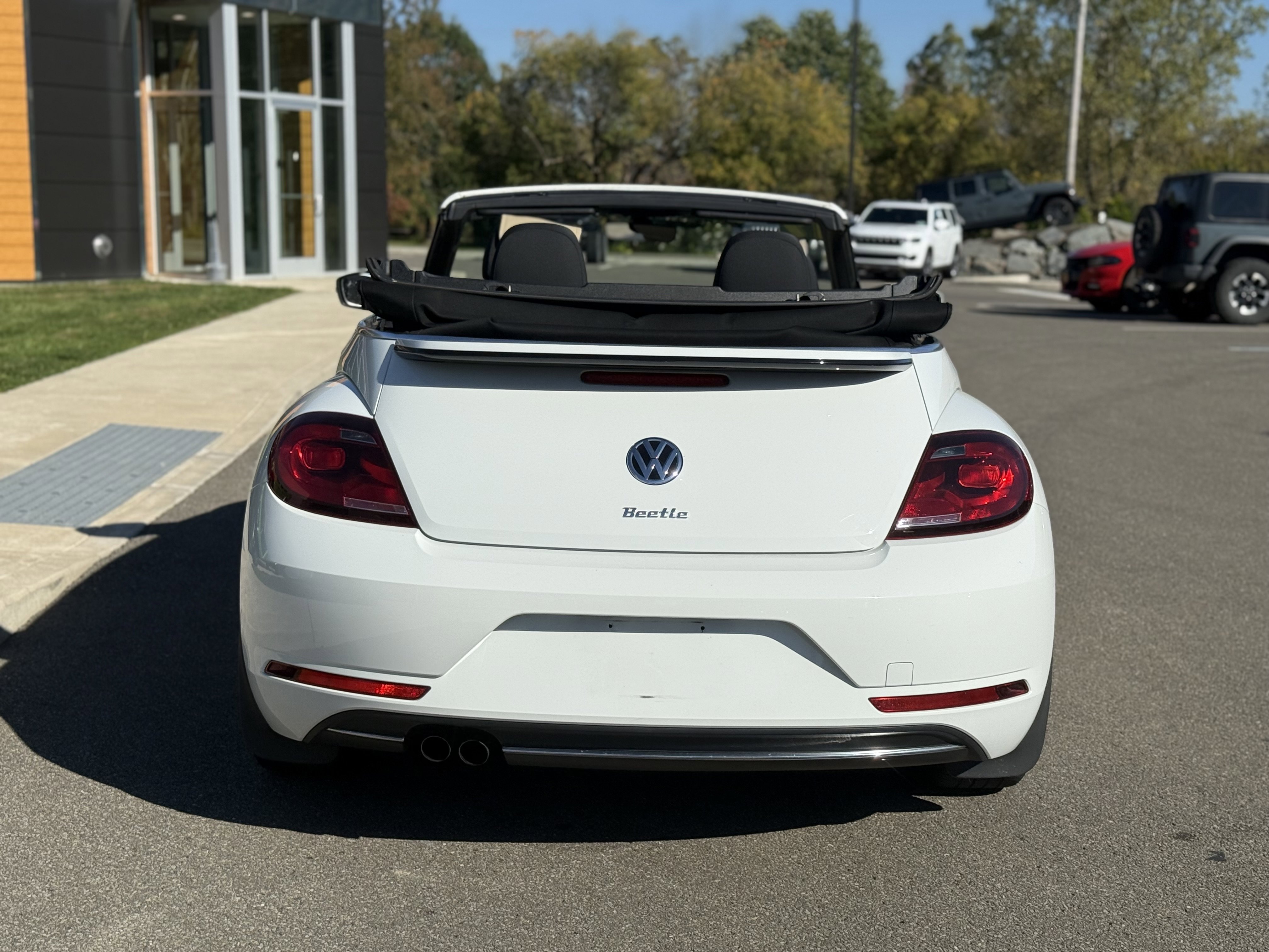 Used 2019 Volkswagen Beetle 2.0T image 3