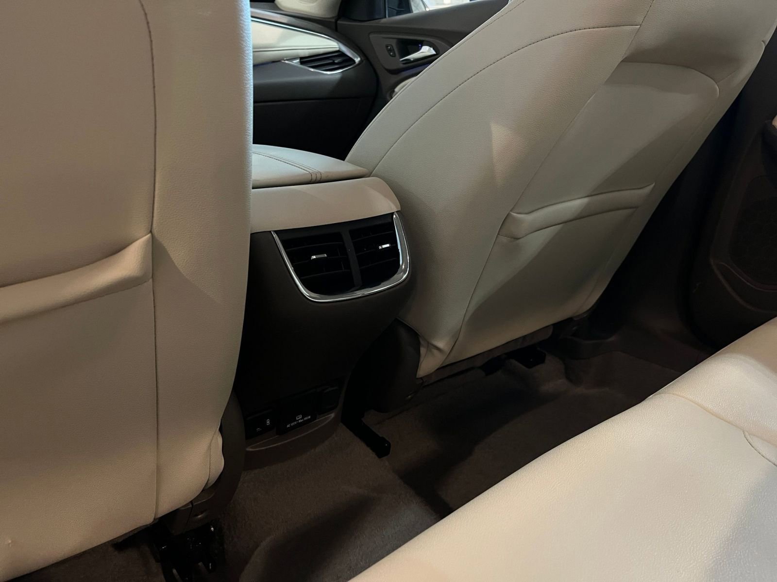 Used 2024 Chevrolet Malibu LT image 24