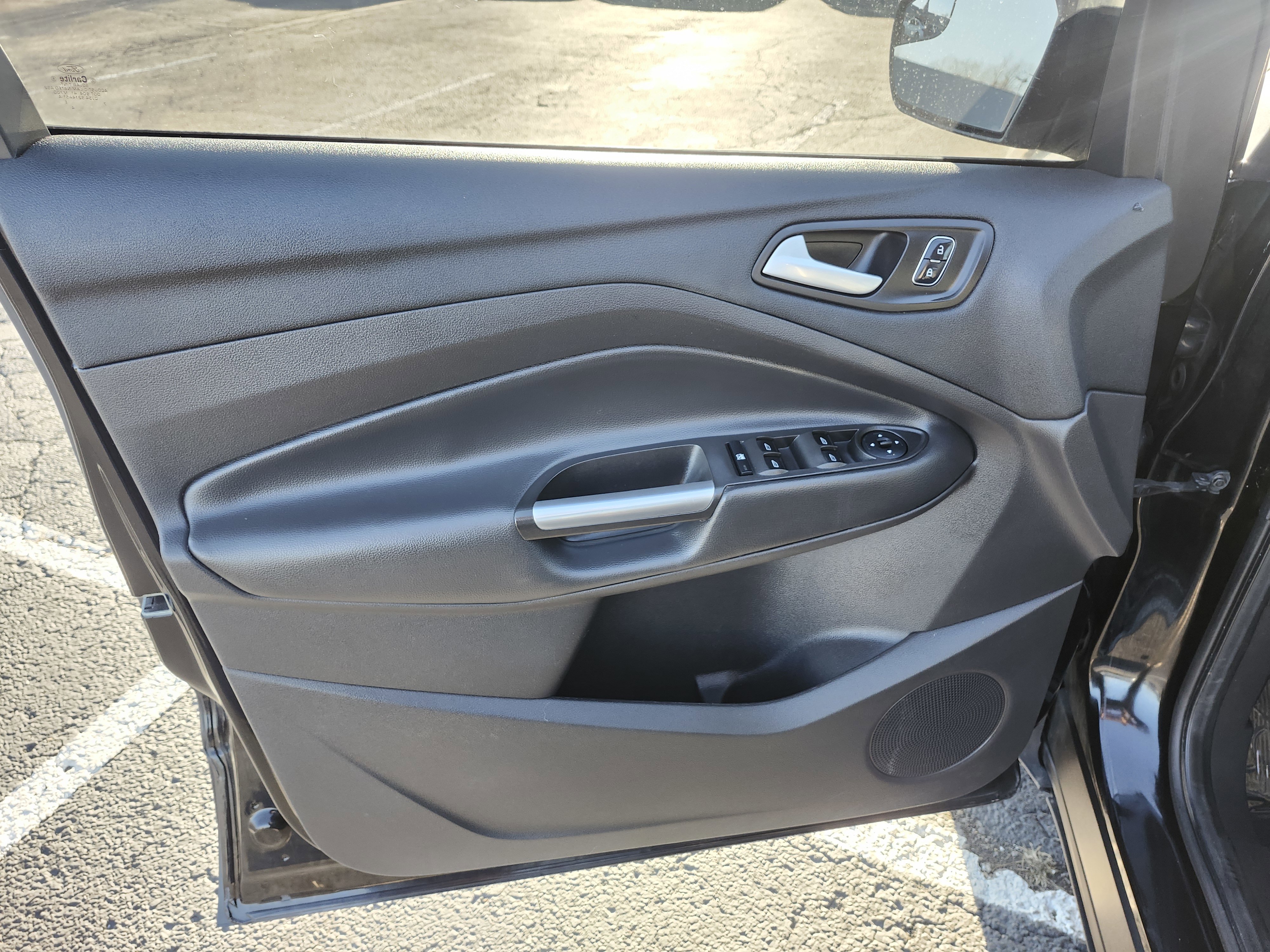 Used 2017 Ford Escape SE FWD image 25