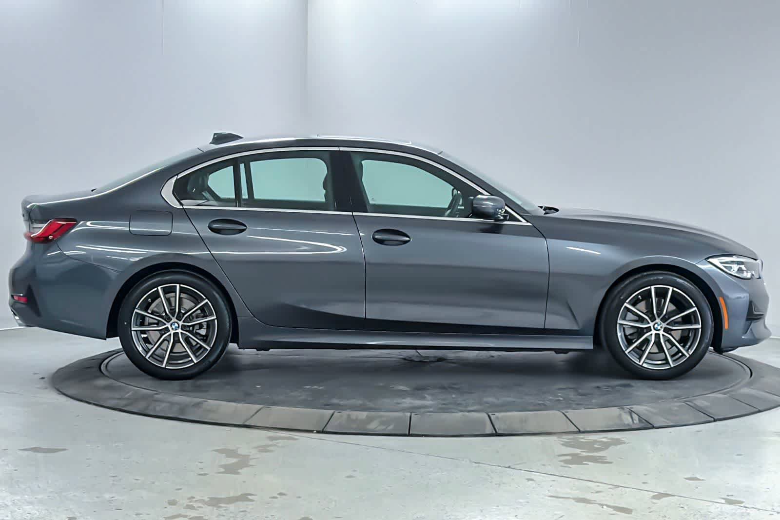 Used 2022 BMW 330i Sedan w/ Premium Package 2 RWD image 8