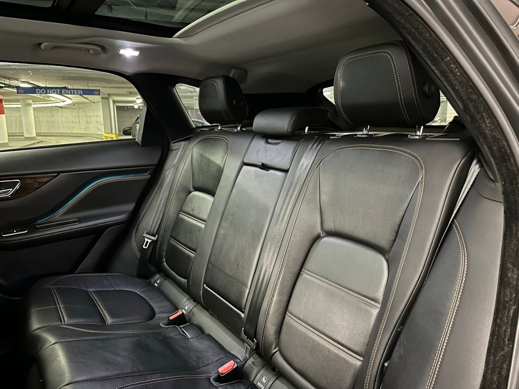 Used 2017 Jaguar F-PACE Prestige image 18