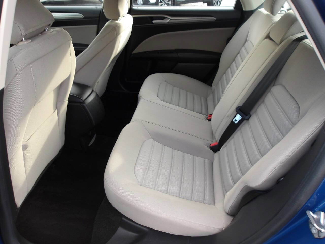 Used 2018 Ford Fusion S image 24