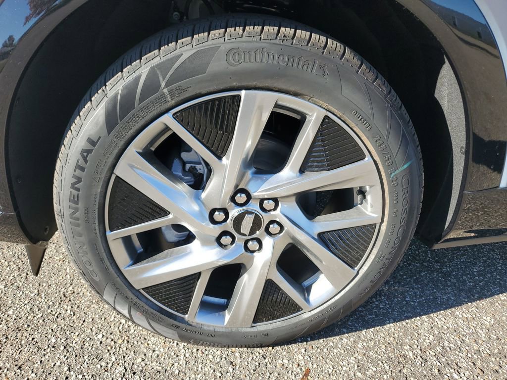 New 2026 Cadillac Optiq Luxury 1 image 33