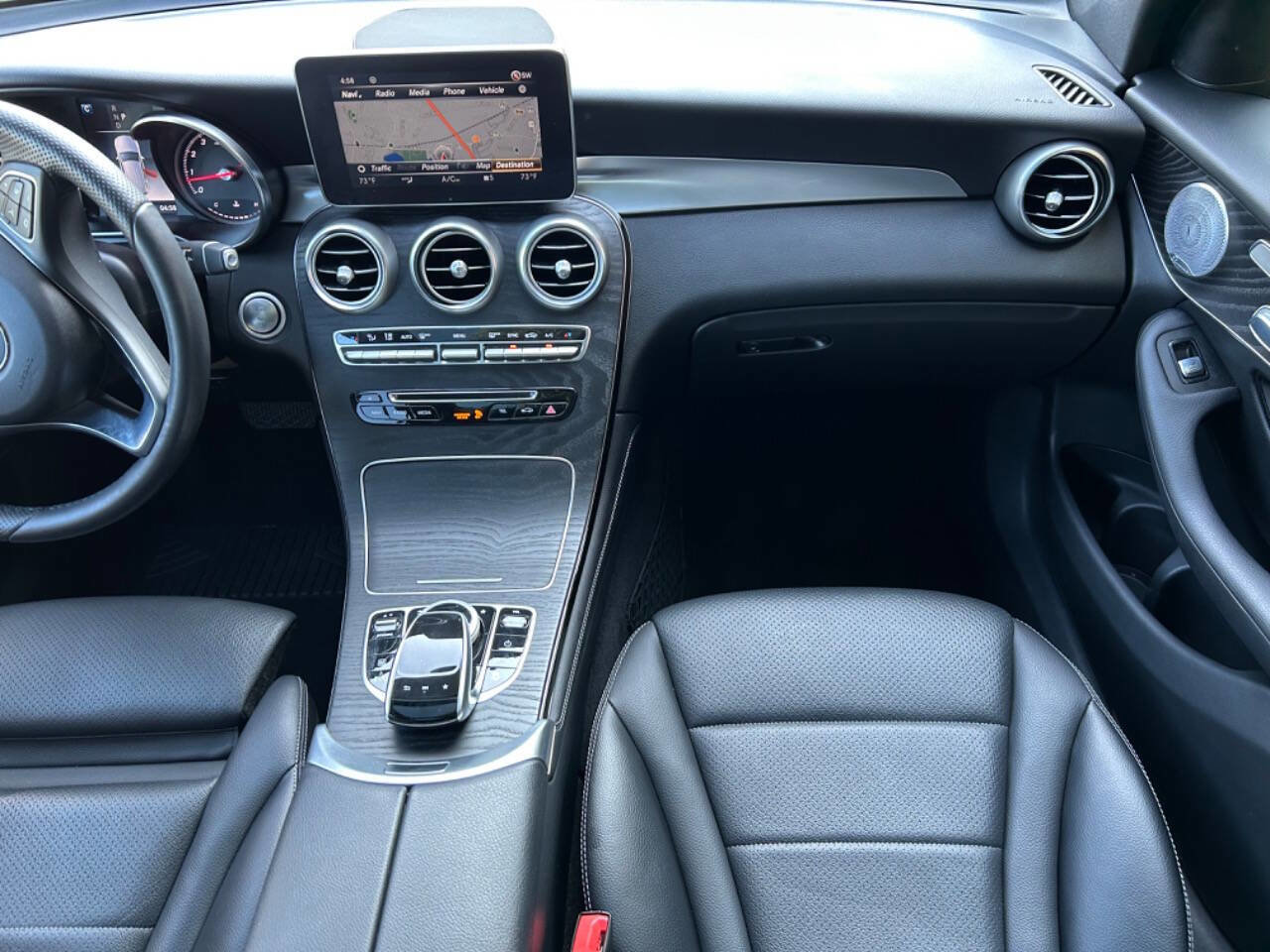 Used 2018 Mercedes-Benz GLC 300 4MATIC image 18