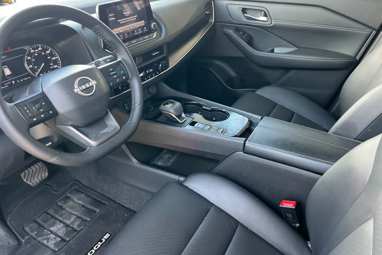 Used 2025 Nissan Rogue SV w/ SV Premium Package FWD image 12