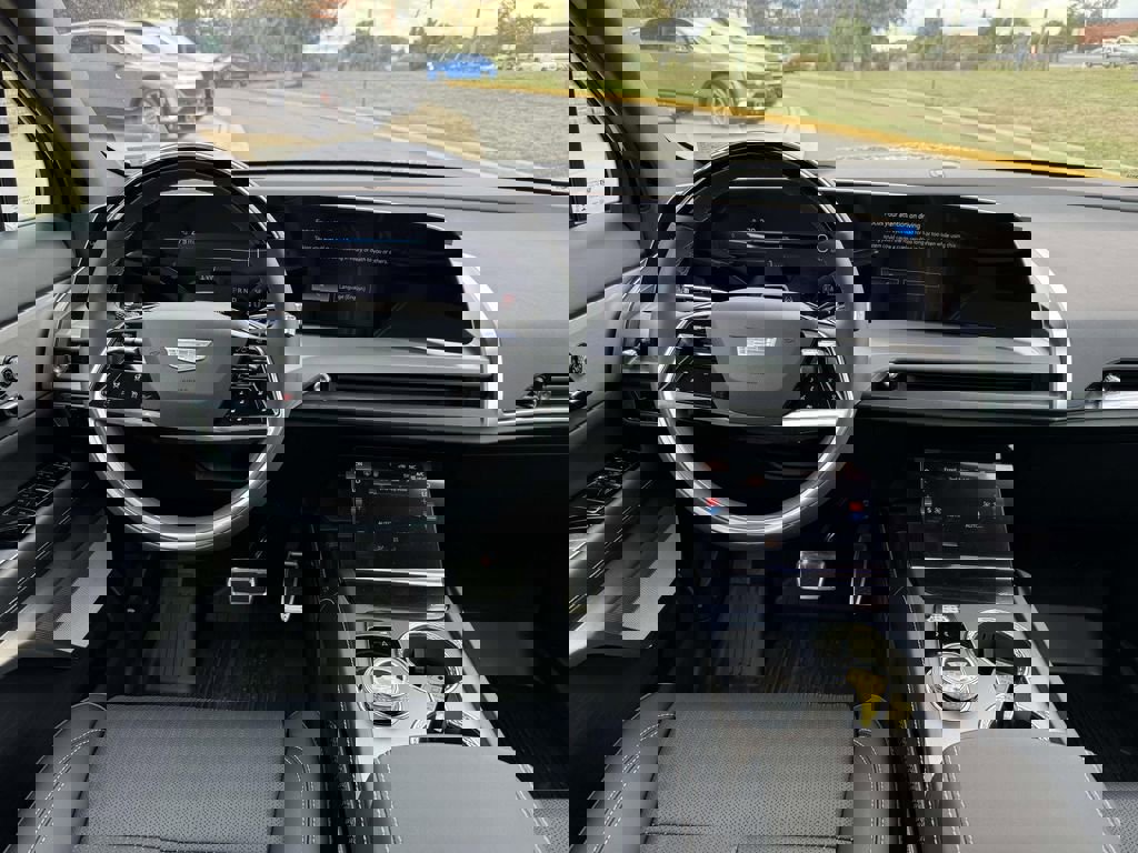 New 2026 Cadillac Vistiq Luxury w/ LPO, Floor Liner Package image 8