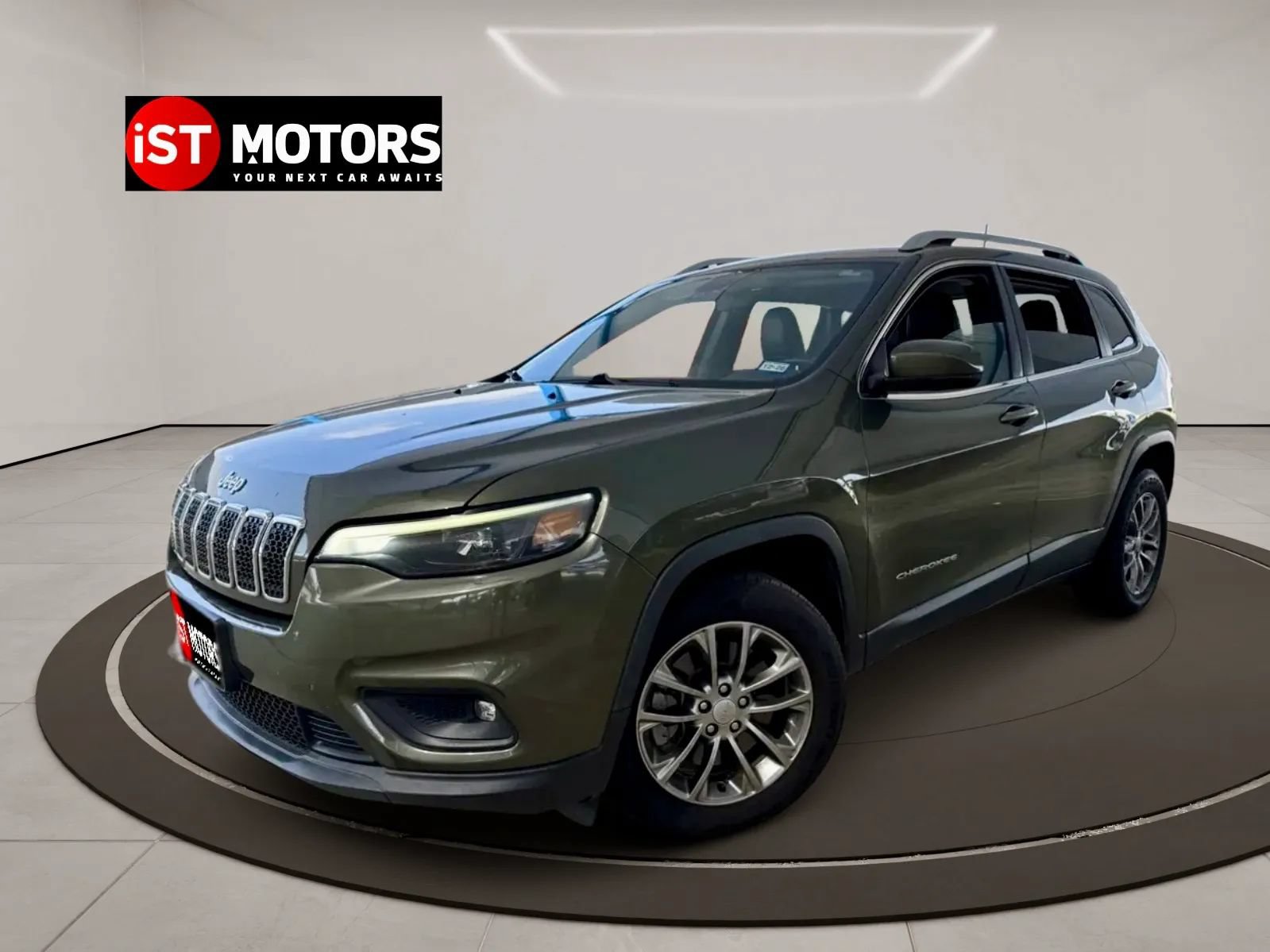 Used 2019 Jeep Cherokee Latitude Plus FWD image 4