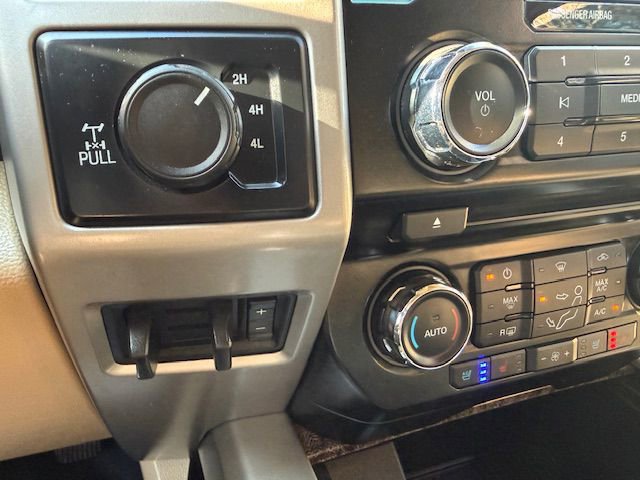 Used 2017 Ford F250 Lariat w/ Chrome Package AWD/4WD image 11