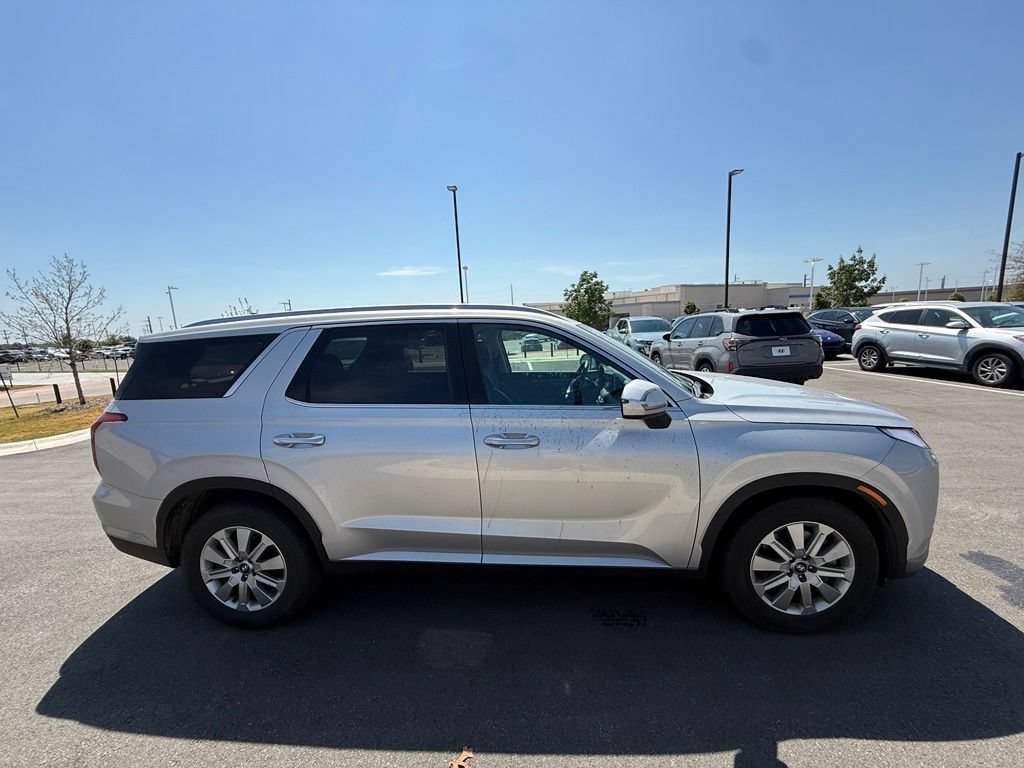 Used 2025 Hyundai Palisade SEL FWD image 3