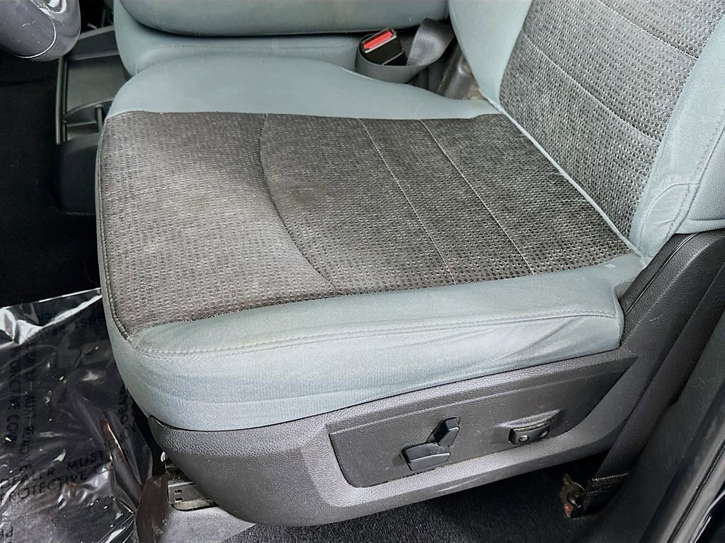 Certified 2019 RAM 1500 Classic SLT w/ Luxury Group image 25