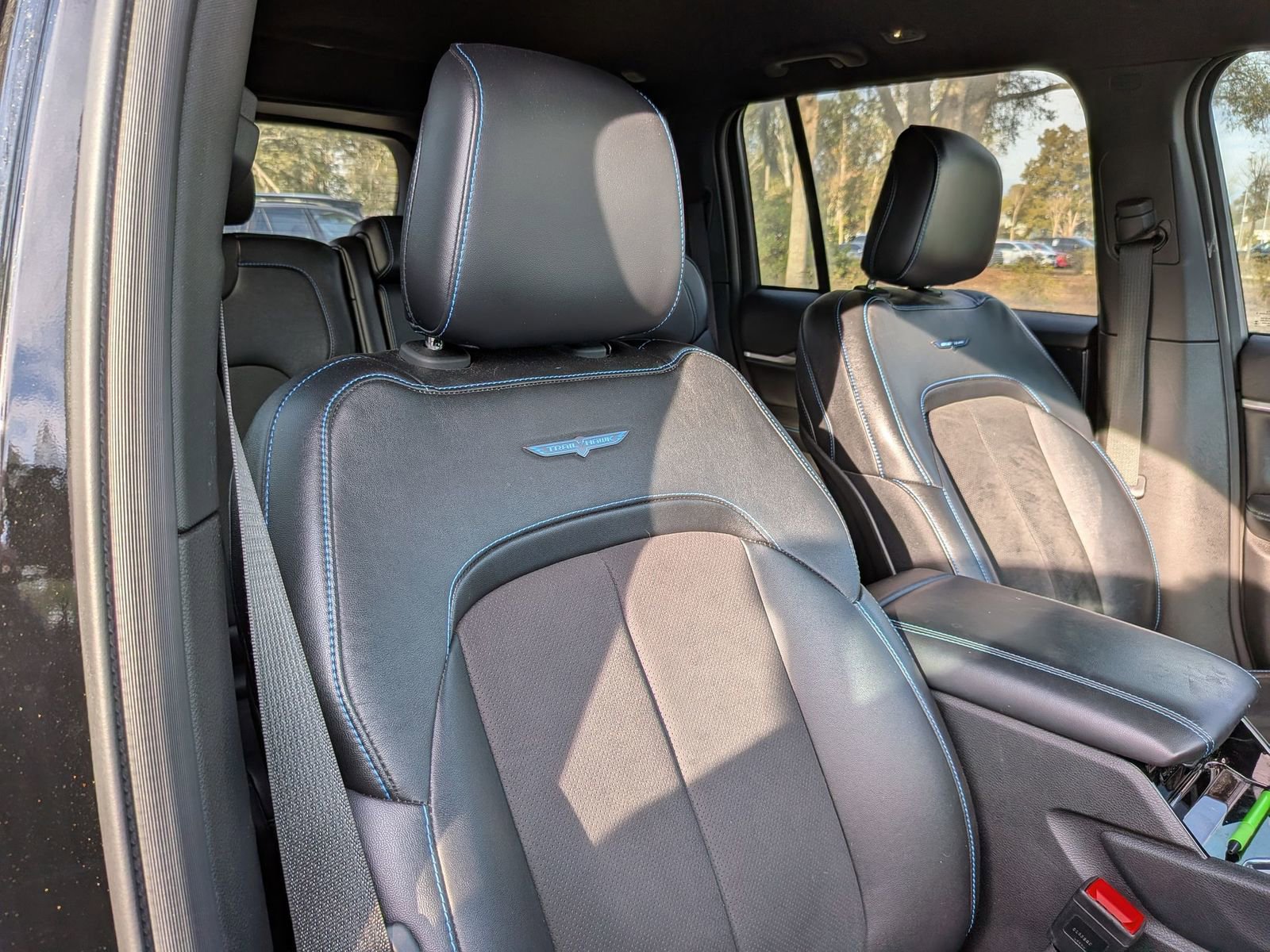 Used 2023 Jeep Grand Cherokee Trailhawk image 36