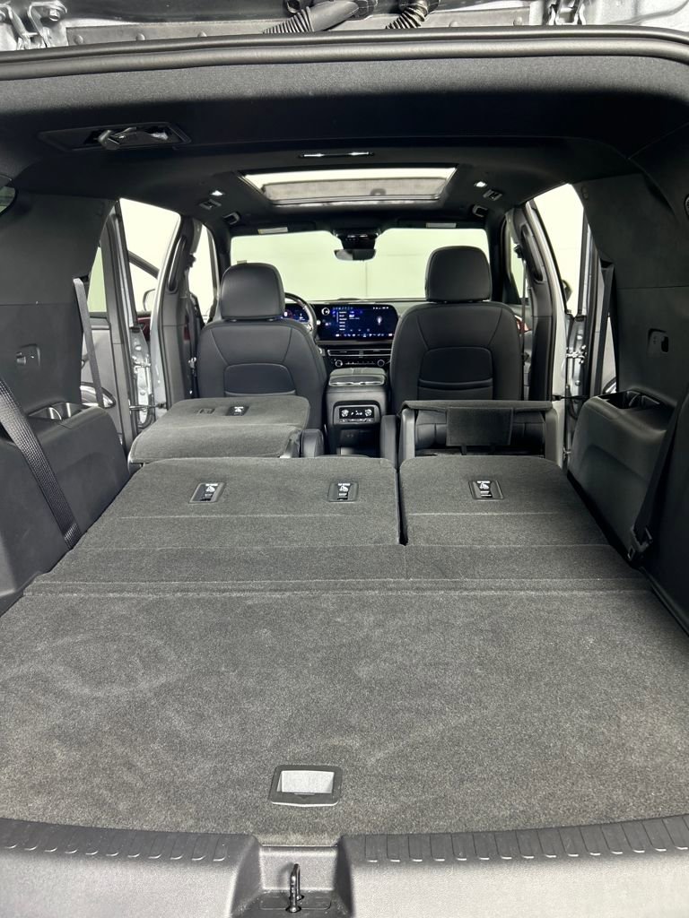 Certified 2025 Chevrolet Traverse RS w/ LPO, Floor Liner Package image 30