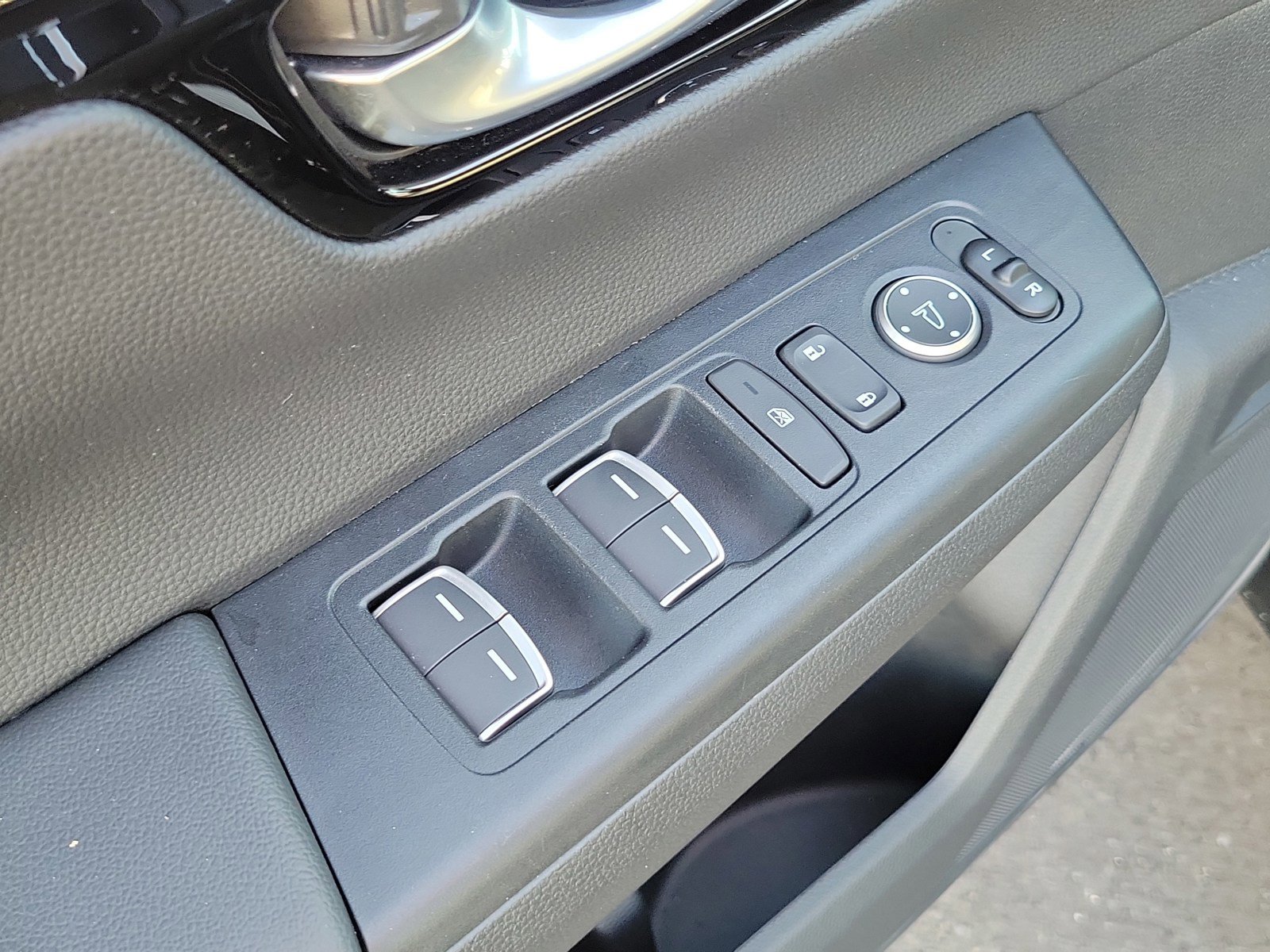 Used 2024 Honda CR-V Sport Touring image 14