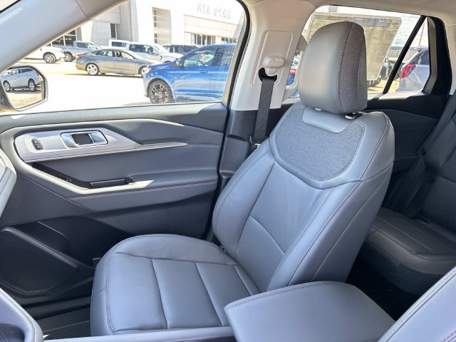 New 2026 Ford Explorer Active w/ Active Comfort Package RWD image 16