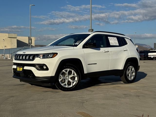 Used 2024 Jeep Compass Latitude image 3
