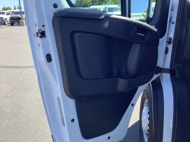 Used 2025 RAM ProMaster 2500 w/ Convenience Group FWD image 8