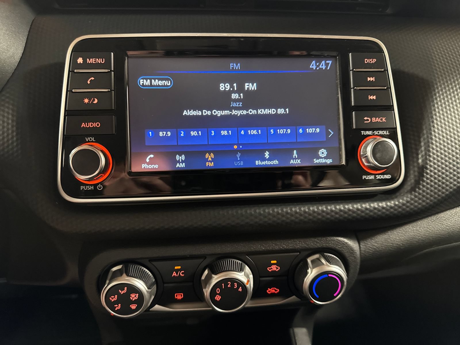 Used 2021 Nissan Kicks S FWD image 17
