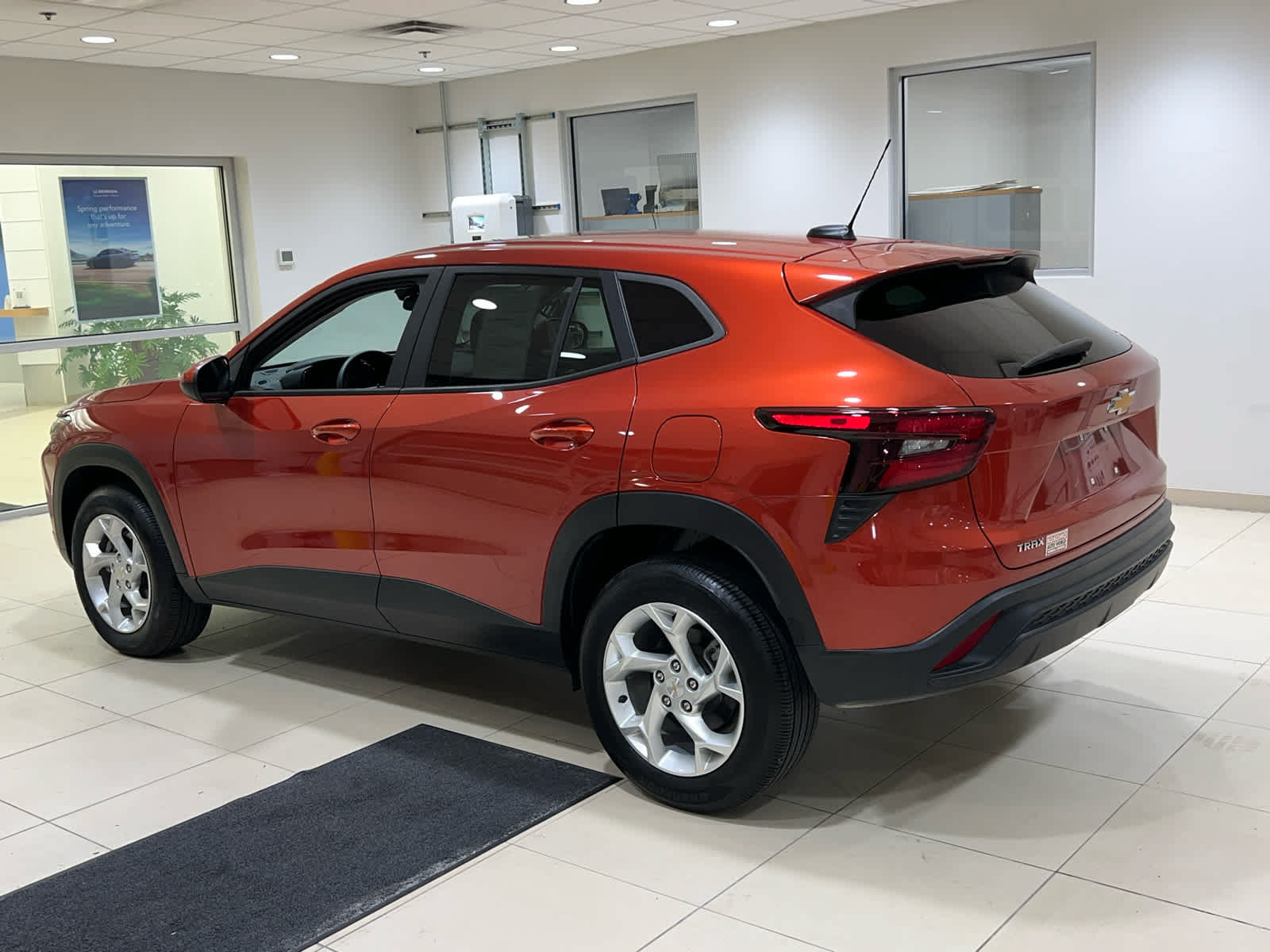 Used 2024 Chevrolet Trax LS w/ LS Convenience Package FWD image 20