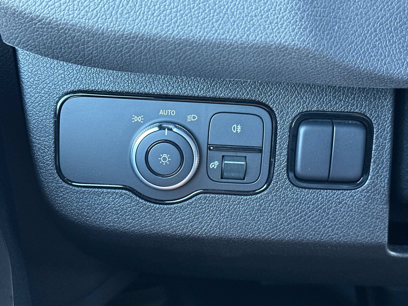 Used 2025 Mercedes-Benz Sprinter 2500 image 30
