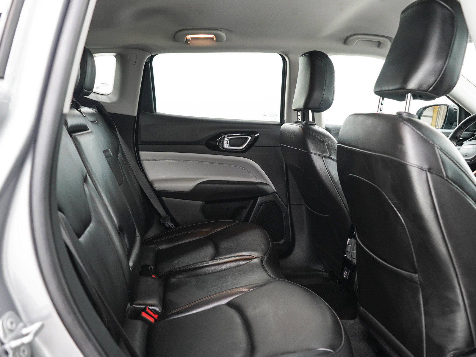 Used 2022 Jeep Compass Limited AWD/4WD image 13