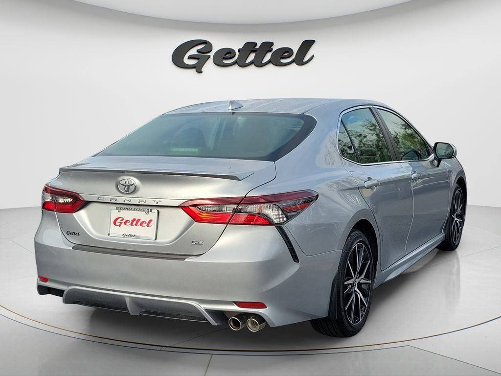 Used 2023 Toyota Camry SE image 4