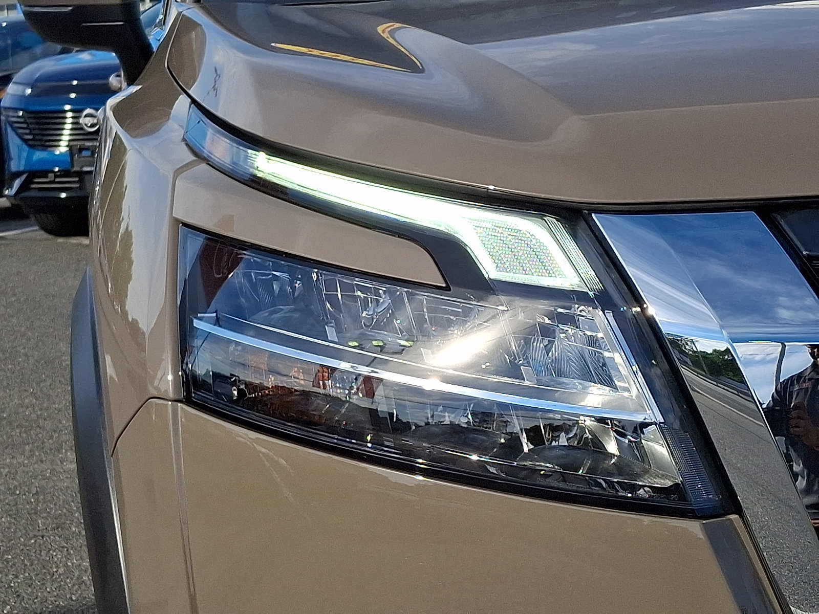 Used 2024 Nissan Pathfinder Platinum w/ Cargo Package AWD/4WD image 10