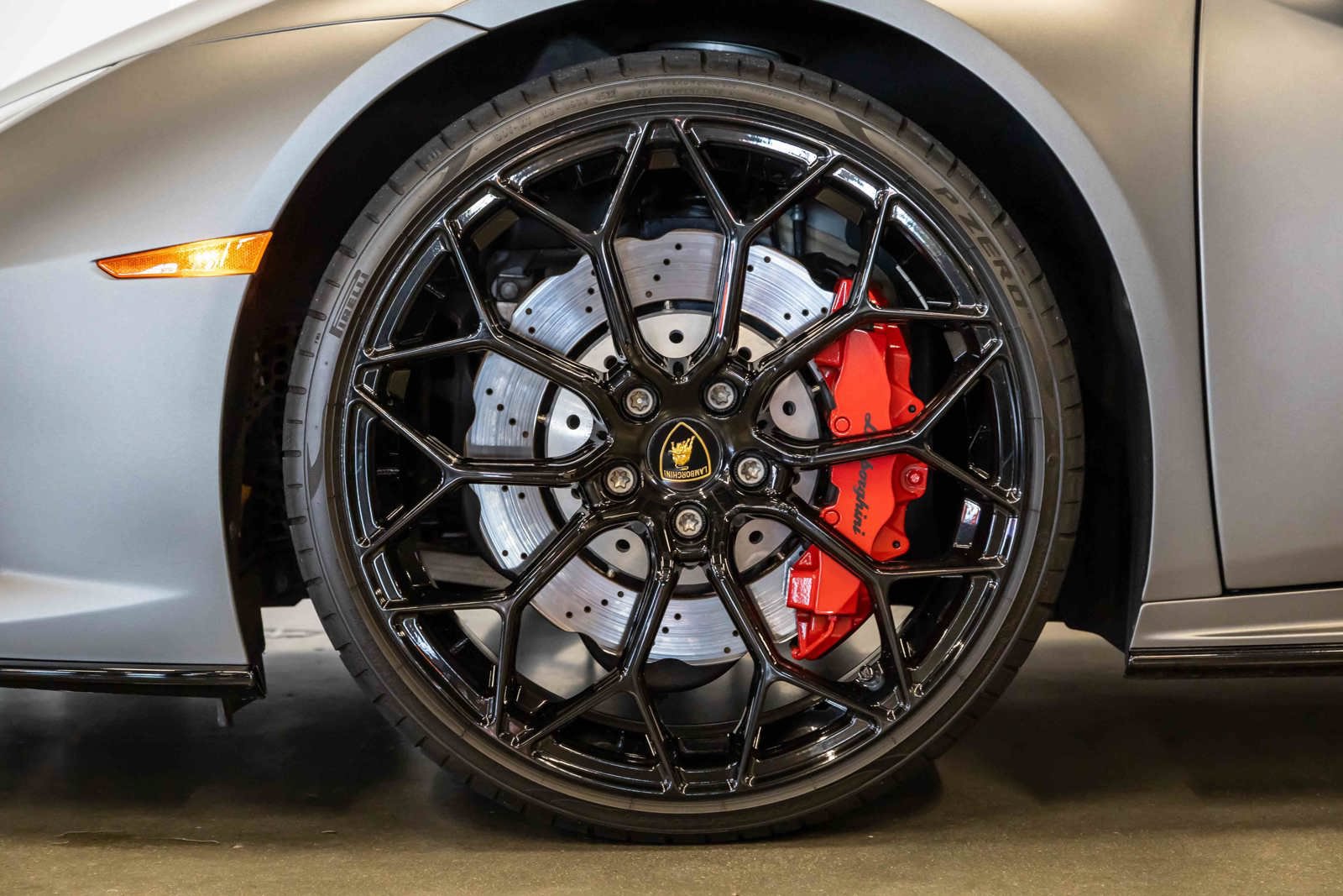 Used 2021 Lamborghini Huracan EVO RWD image 20